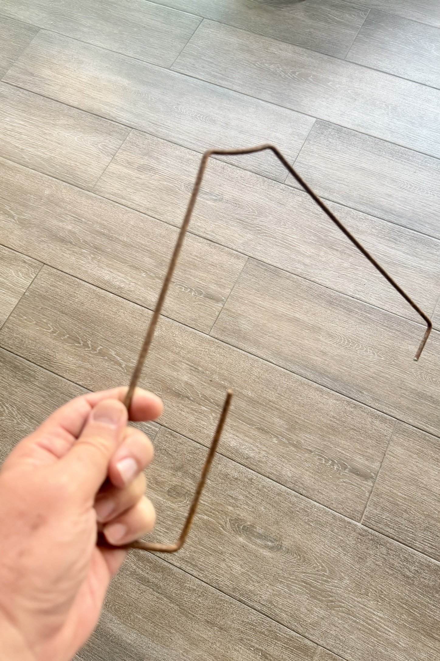 A estrutura do Triangulo Flutuante: um unico vergalhao dobrado a mao